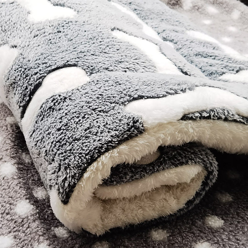 Pets Dog Bed Mat- Crate Pad Soft Pet Bed- Washable Crate Mat For Large Medium Small Dogs -Reversible Fleece Dog Crate -Kennel Mat Cat Bed Liner -Super Soft Fluffy Premium Fleece Pet Blanket